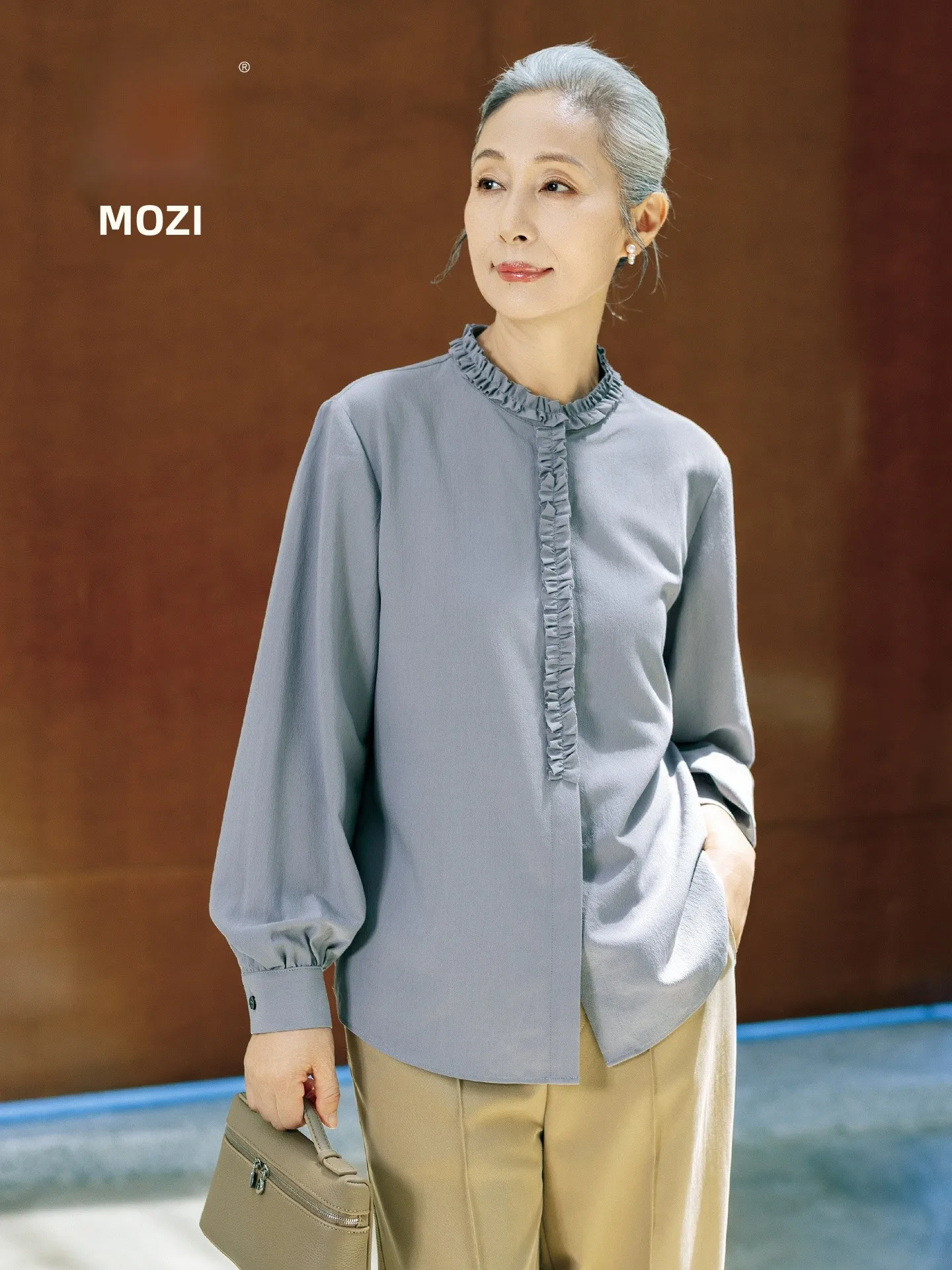 Casual Long Sleeve Shirt for Middle-Aged Women Spring Autumn Lightweight Comfortable V-Neck Loose Fit Standard Size Fashionable
Casual Long Sleeve Shirt for Middle-Aged Women Spring Autumn Lightweight Comfortable V-Neck Loose Fit Standard Size Fashionable