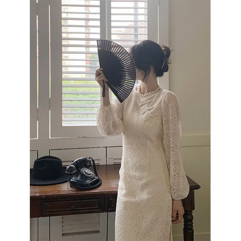 New Traitional Chinese Style Qipao Dress Female 2023 Thirteen Lines Early Spring Cheongsam Buckle Split Fairy Lace Long Skirt
New Traitional Chinese Style Qipao Dress Female 2023 Thirteen Lines Early Spring Cheongsam Buckle Split Fairy Lace Long Skirt