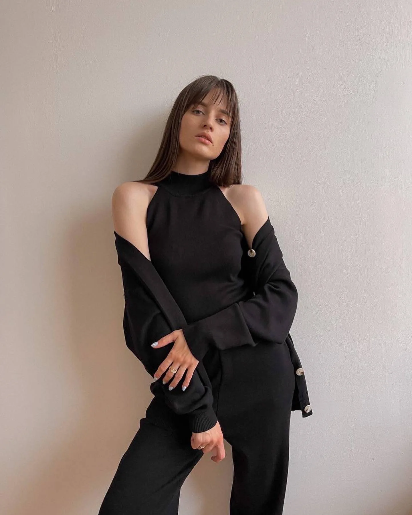 Sweater 3-piece sports suit women's suit autumn and winter big knitting cardigan+high neck vest+wide leg pants suit
Sweater 3-piece sports suit women's suit autumn and winter big knitting cardigan+high neck vest+wide leg pants suit