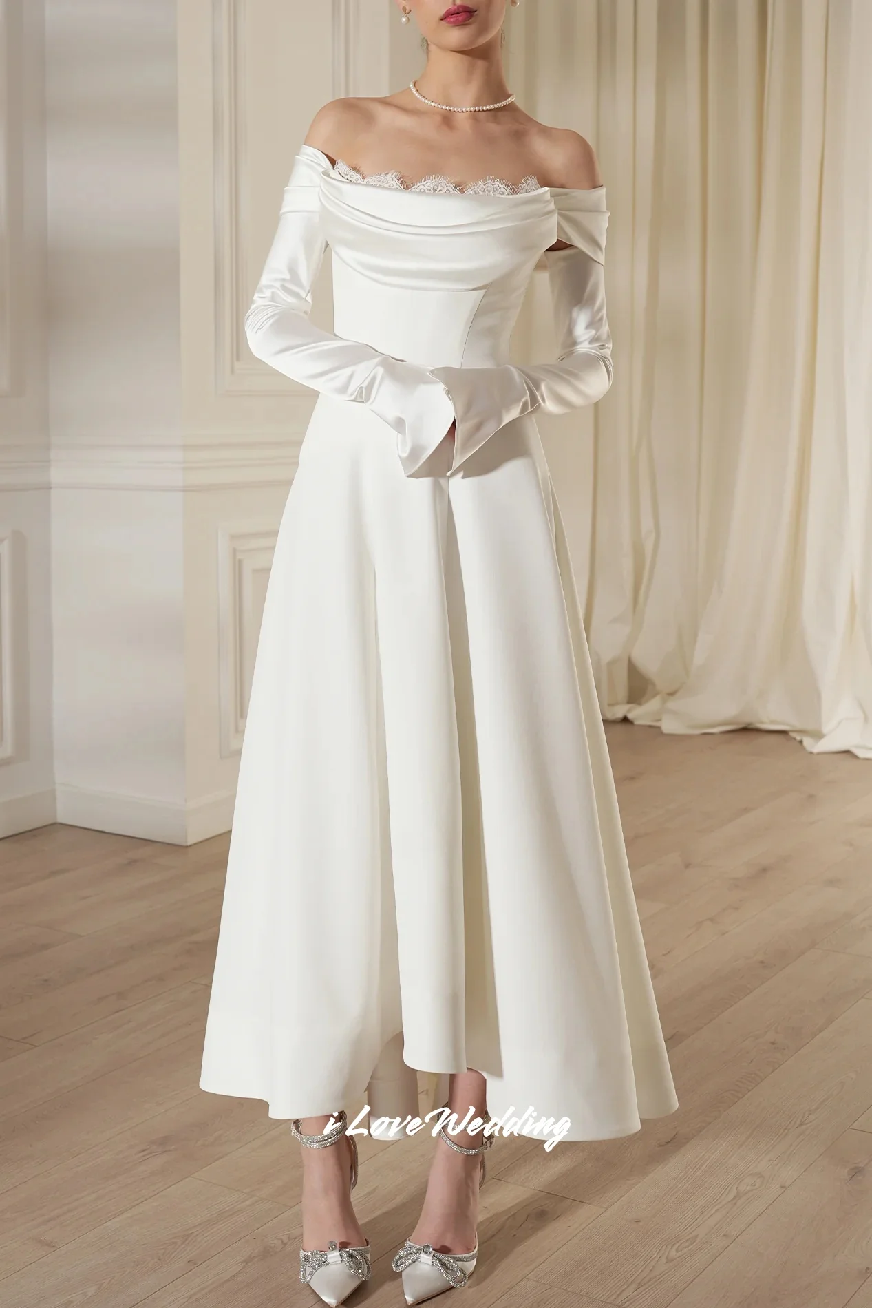 White Off Shoulder Wedding Dress 2025 Satin Detachable Sleeves A-Line Lace Ankle Length Pleated Wedding Party Dresses Customized
White Off Shoulder Wedding Dress 2025 Satin Detachable Sleeves A-Line Lace Ankle Length Pleated Wedding Party Dresses Customized