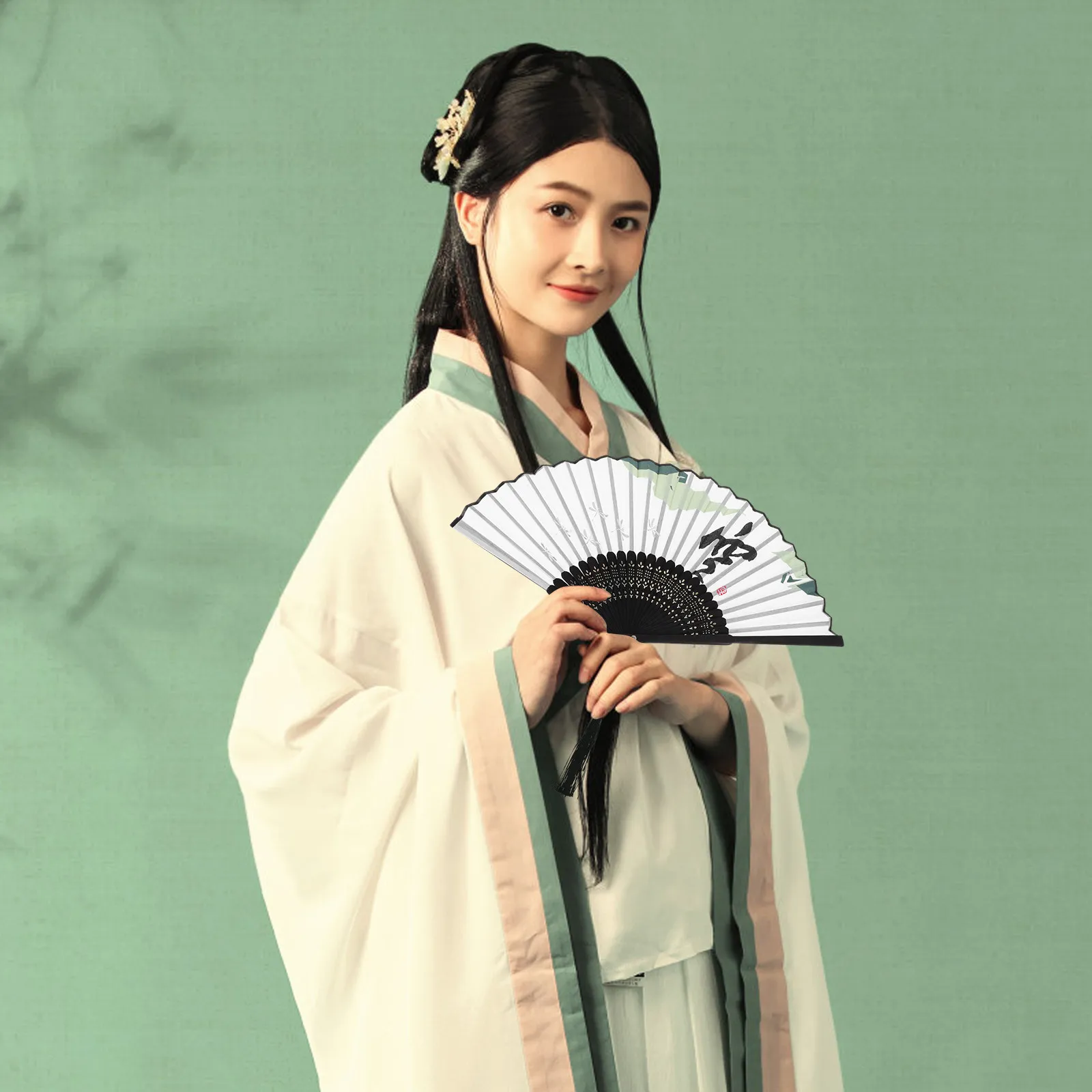 Small Foldable Dance Fan Vintage Style Chinese Cloth Bamboo Hand Fan for Women Wedding Tea Party Festival Photo Prop Elegant
Small Foldable Dance Fan Vintage Style Chinese Cloth Bamboo Hand Fan for Women Wedding Tea Party Festival Photo Prop Elegant