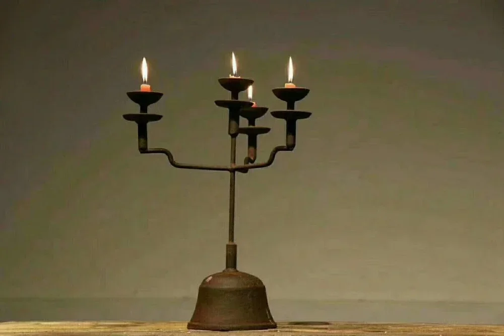 hgChinese wrought iron candlestick retro old oil lamp club hotel teahouse soft accessories old things
hgChinese wrought iron candlestick retro old oil lamp club hotel teahouse soft accessories old things