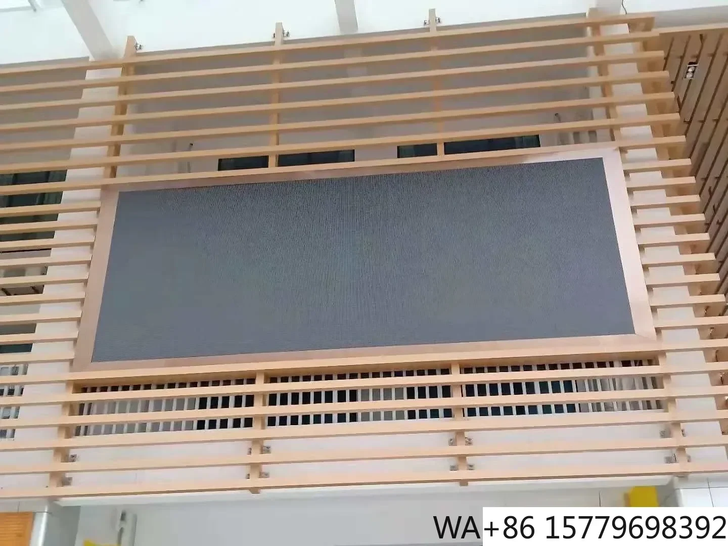 Outdoor LED Display SMD Small Pitch High Contrast for Sports Venues
Outdoor LED Display SMD Small Pitch High Contrast for Sports Venues