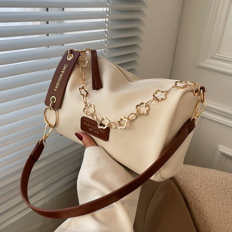 Chain Luxury Fashion Crossbody Bag for Women 2024 Spring Summer New Versatile Single Shoulder Bags Pillow Tote Handbag
Chain Luxury Fashion Crossbody Bag for Women 2024 Spring Summer New Versatile Single Shoulder Bags Pillow Tote Handbag