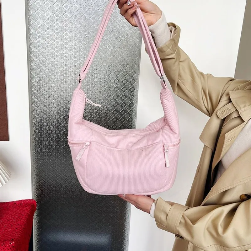 Designer Luxury Diaper Bag Women's Leather Crossbody Bag Vintage Minimalist Tote Large Capacity Elegant And Fashionable
Designer Luxury Diaper Bag Women's Leather Crossbody Bag Vintage Minimalist Tote Large Capacity Elegant And Fashionable