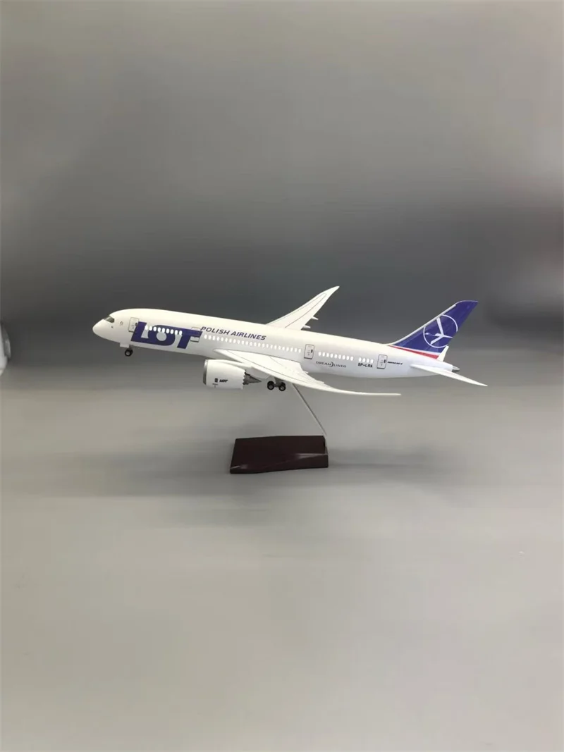 1/130 Scale 43CM Airplane LOT 787-8 Polish Airlines Model With Light Wheel Diecast Resin Plane Collection Display Gifts Fans
1/130 Scale 43CM Airplane LOT 787-8 Polish Airlines Model With Light Wheel Diecast Resin Plane Collection Display Gifts Fans
