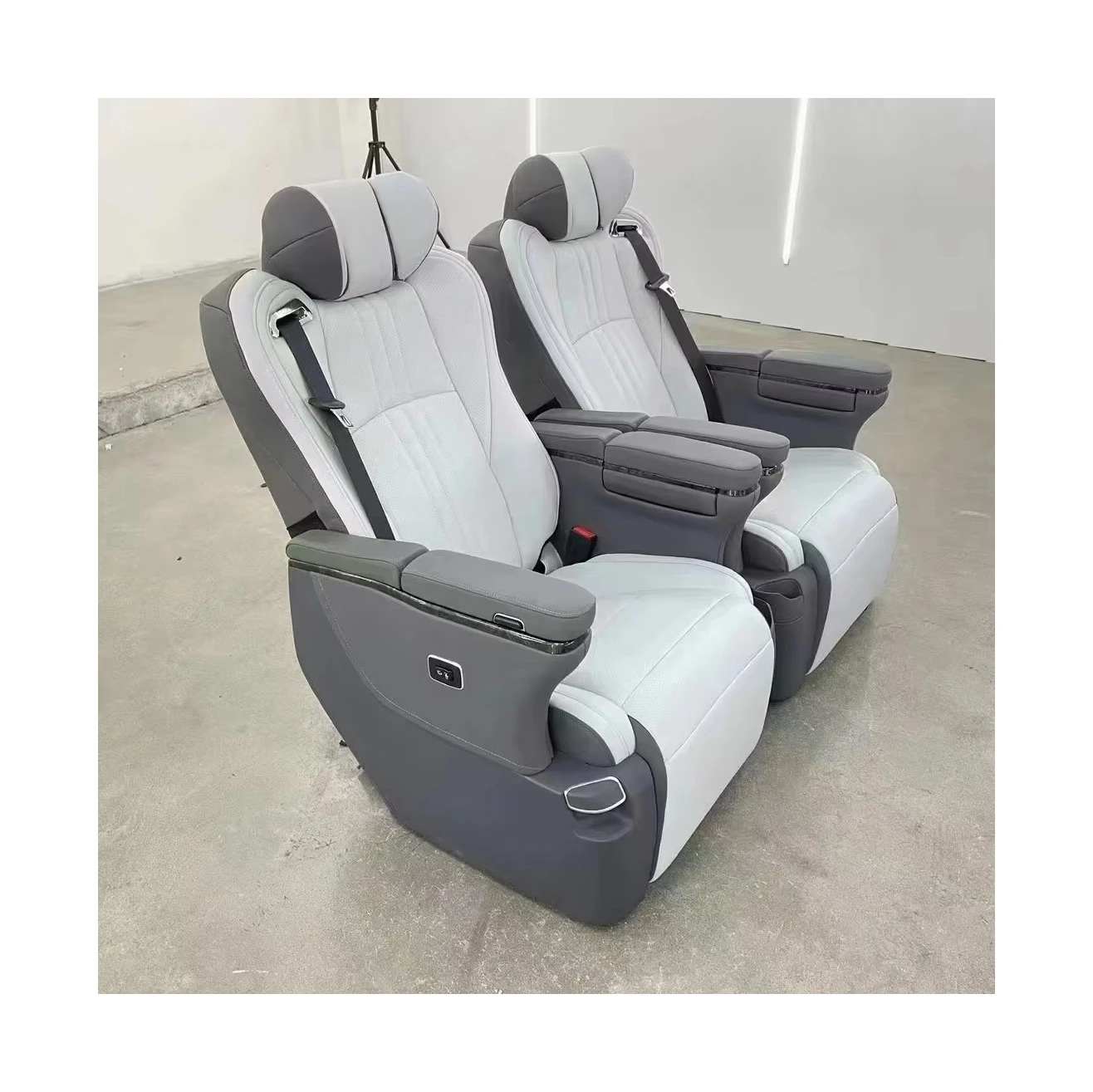 luxury electric reclining leather car seat with charging Manufacturer customized luxury bucket seat passenger car
luxury electric reclining leather car seat with charging Manufacturer customized luxury bucket seat passenger car