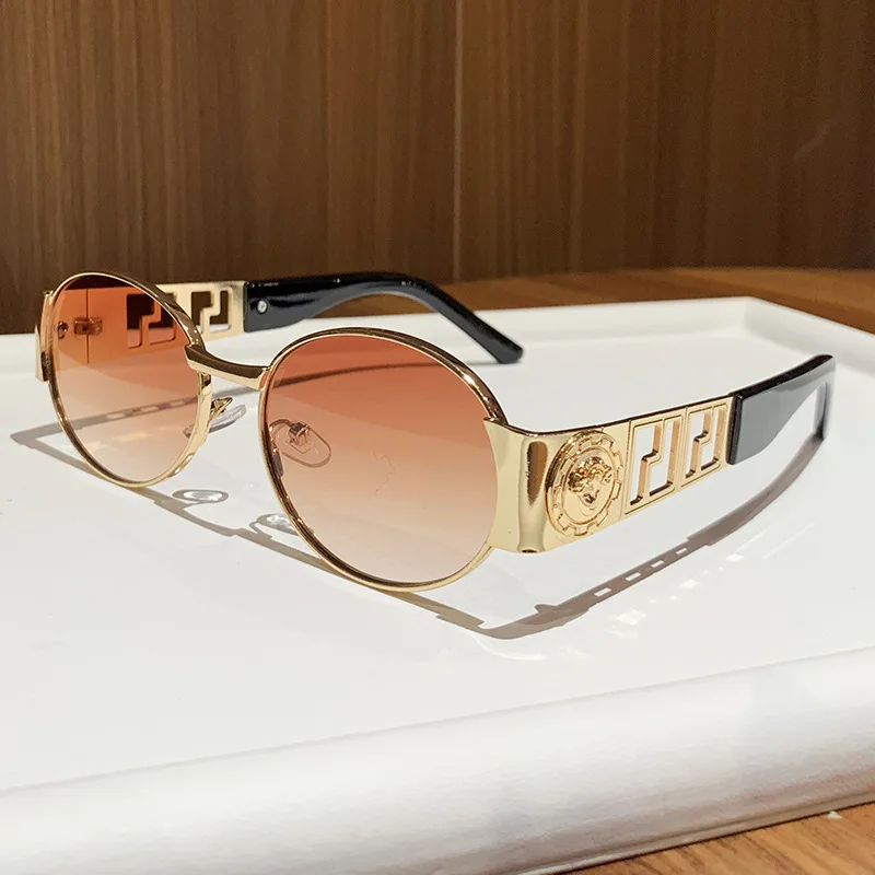 Unisex Retro Metal Full Frame Oval Sunglasses Luxury Designer Fashion Neutral Eyewear Perfect For Photoshoot Daily Party Travel
Unisex Retro Metal Full Frame Oval Sunglasses Luxury Designer Fashion Neutral Eyewear Perfect For Photoshoot Daily Party Travel