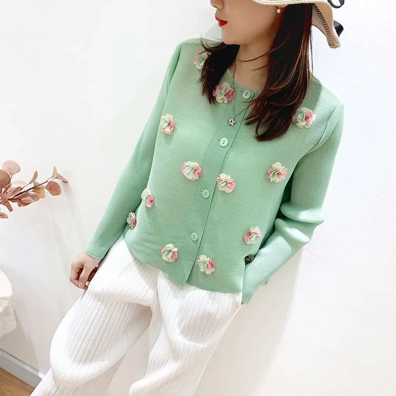 Miyake Pleated Small Jaet Women's Summer Flower irt Long Sve Knitted Commute Sle Pure Color Button Closure
Miyake Pleated Small Jaet Women's Summer Flower irt Long Sve Knitted Commute Sle Pure Color Button Closure