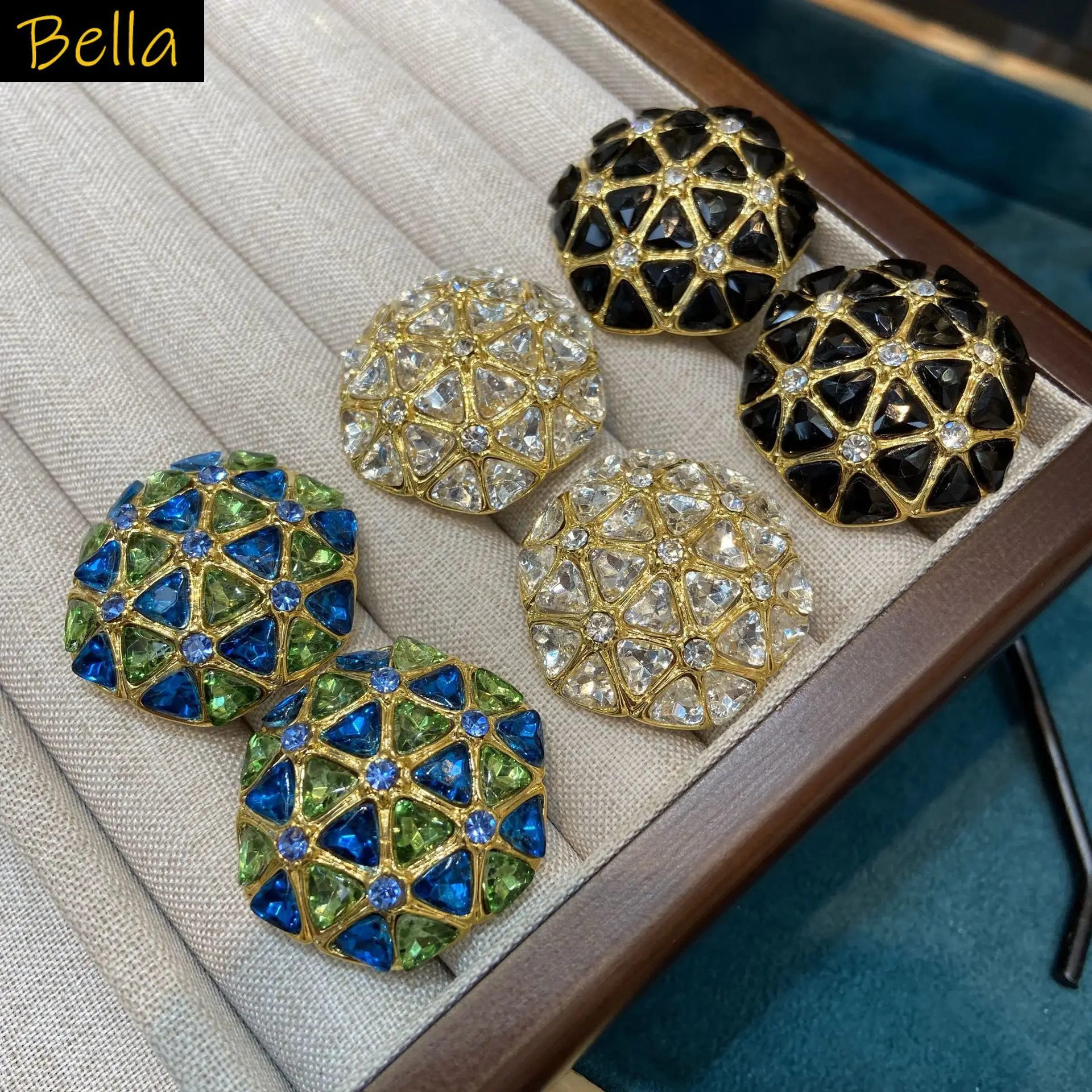 round stud earrings for women green blue black gold color metal vintage earrings female
round stud earrings for women green blue black gold color metal vintage earrings female