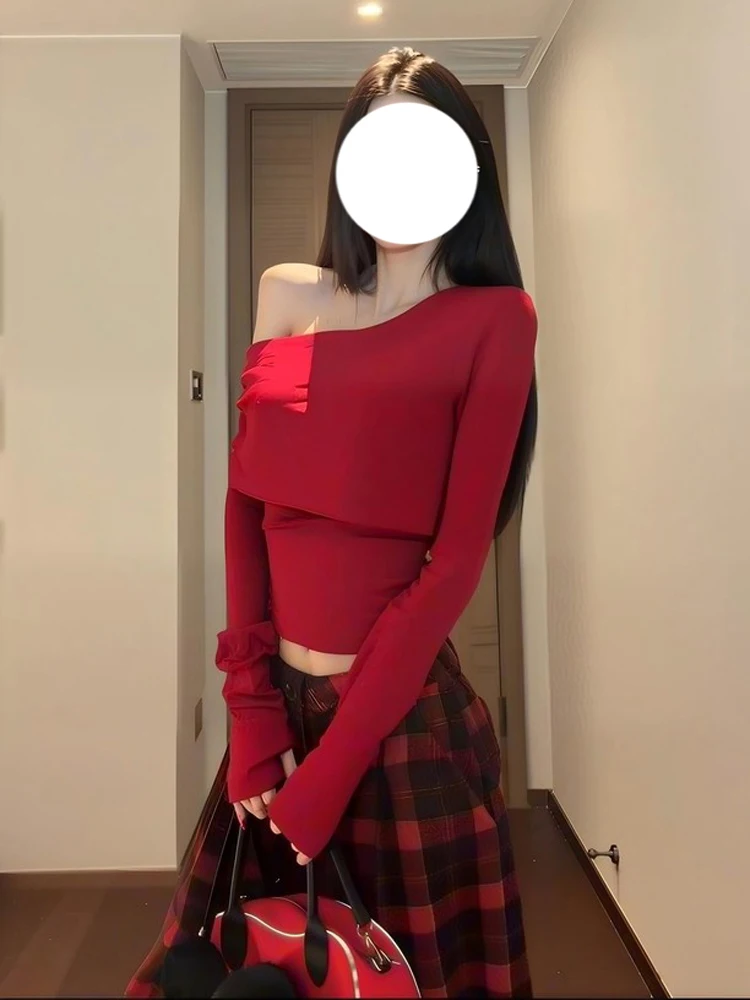 Winter Fashion Set Pure Desire Red Hot Girl Personality Slant Shoulder Design T-Shirt Slimming Plaid Wide Leg Pants Women's Wear
Winter Fashion Set Pure Desire Red Hot Girl Personality Slant Shoulder Design T-Shirt Slimming Plaid Wide Leg Pants Women's Wear