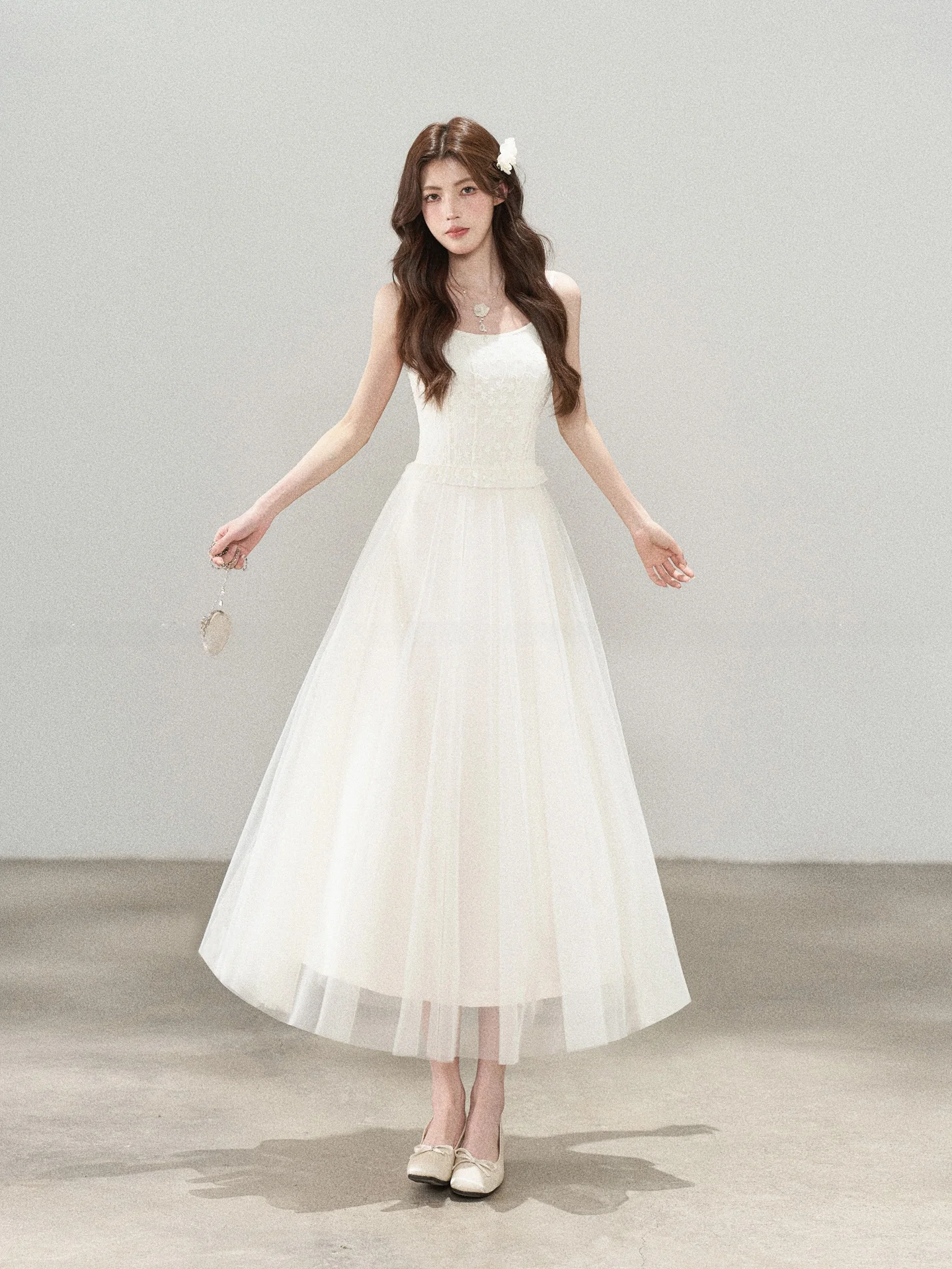 Elegant V-neck Lace A-line Dress Women's White Gauze Skirt High Waist Breathable Comfortable Spring Summer Fashion Work Date
Elegant V-neck Lace A-line Dress Women's White Gauze Skirt High Waist Breathable Comfortable Spring Summer Fashion Work Date