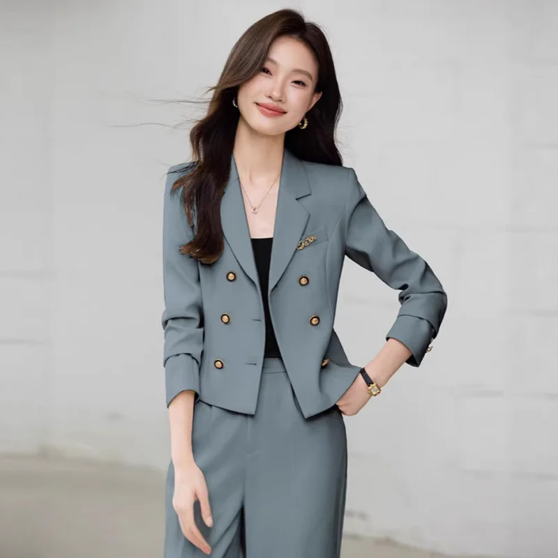 Short double-breasted long-sleeved blazer with a small suit collar, women's pants, new autumn and winter two-piece set, slimming
Short double-breasted long-sleeved blazer with a small suit collar, women's pants, new autumn and winter two-piece set, slimming