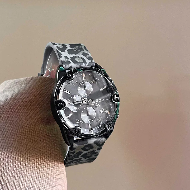 New Women'S Watch With A Unique Large Dial, Leopard Print, And Rubber Strap; Multi-Functional; Trendy Watch; Watch Accessory.
New Women'S Watch With A Unique Large Dial, Leopard Print, And Rubber Strap; Multi-Functional; Trendy Watch; Watch Accessory.