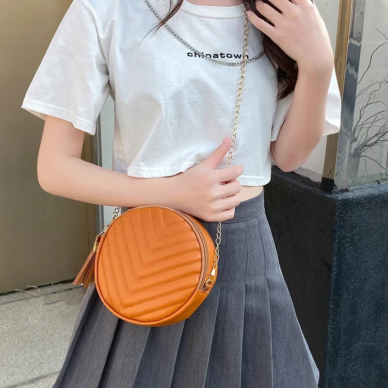 TRAVEASY Brand 2025 Fashionable New Handbag Embroidered Shoulder Bag Elegant Temperament Small Round Bag Tassel Messenger Bag
TRAVEASY Brand 2025 Fashionable New Handbag Embroidered Shoulder Bag Elegant Temperament Small Round Bag Tassel Messenger Bag
