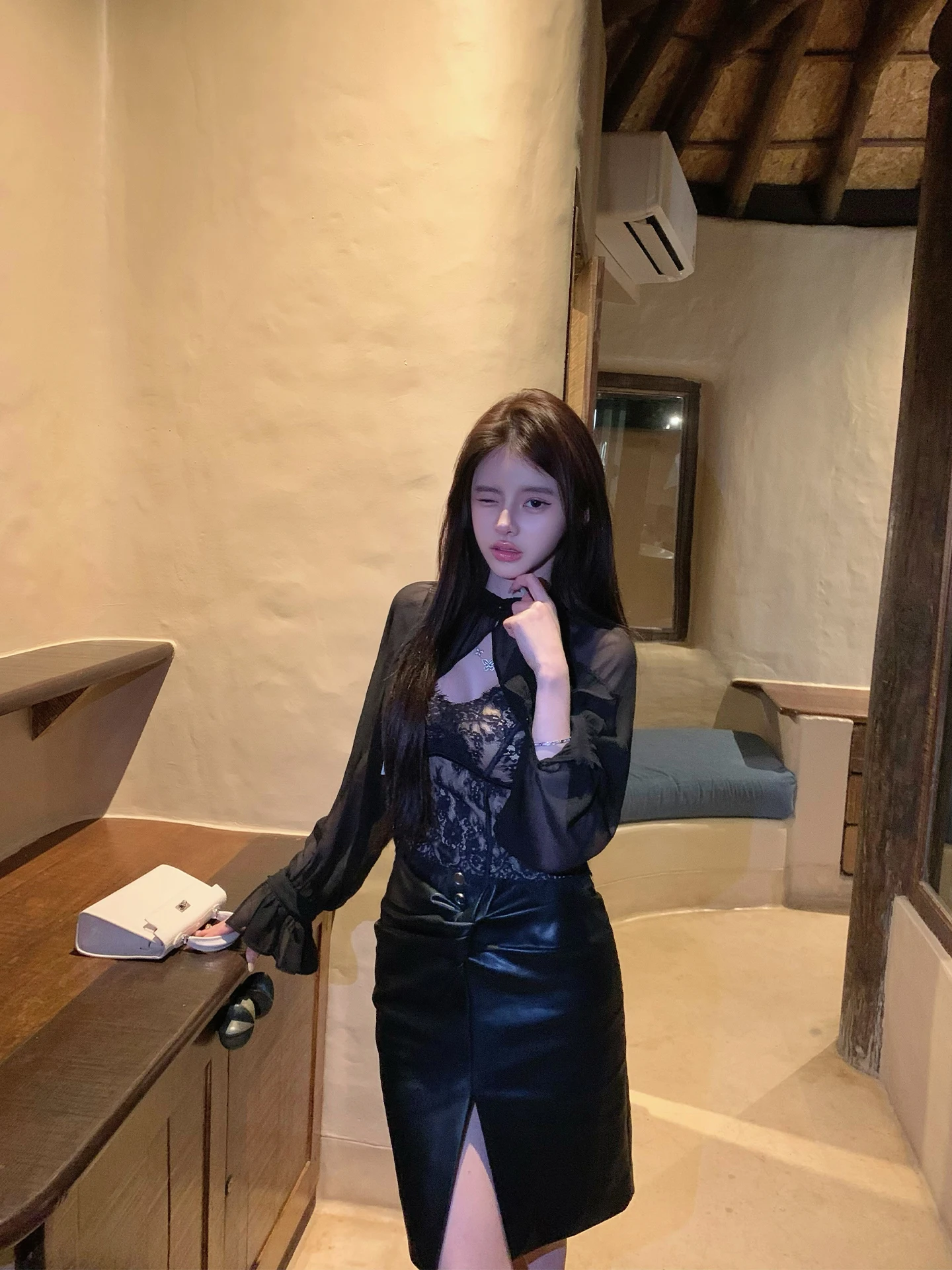 High Waist Knot Design Leather Skirt Bodycon Pencil Skirt Waist Shaping Hip Lifting Front Slit Standard Fit for Ladies
High Waist Knot Design Leather Skirt Bodycon Pencil Skirt Waist Shaping Hip Lifting Front Slit Standard Fit for Ladies