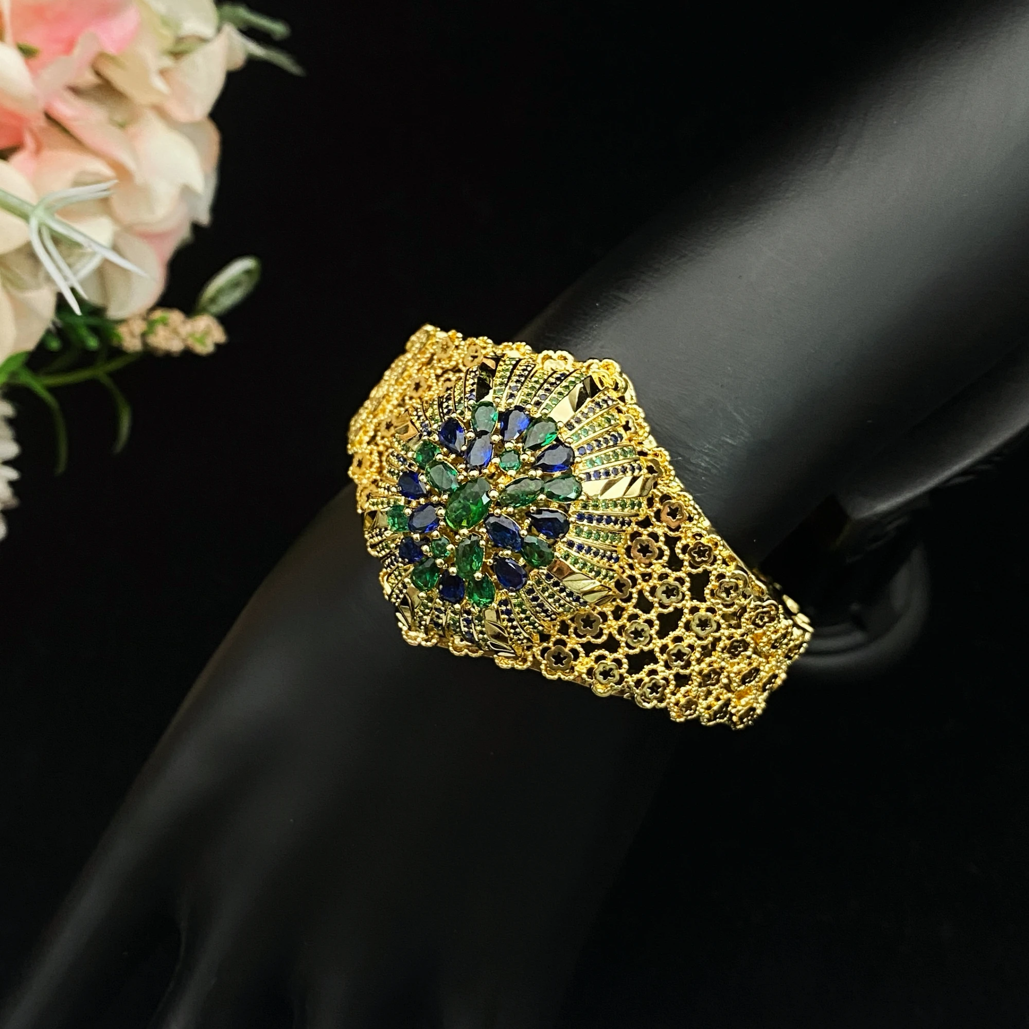 JRH Women's Gold Plated Brass Jewelry Set Open Design Bracelet And Ring with Sparkling Zircon for Everyday Style
JRH Women's Gold Plated Brass Jewelry Set Open Design Bracelet And Ring with Sparkling Zircon for Everyday Style