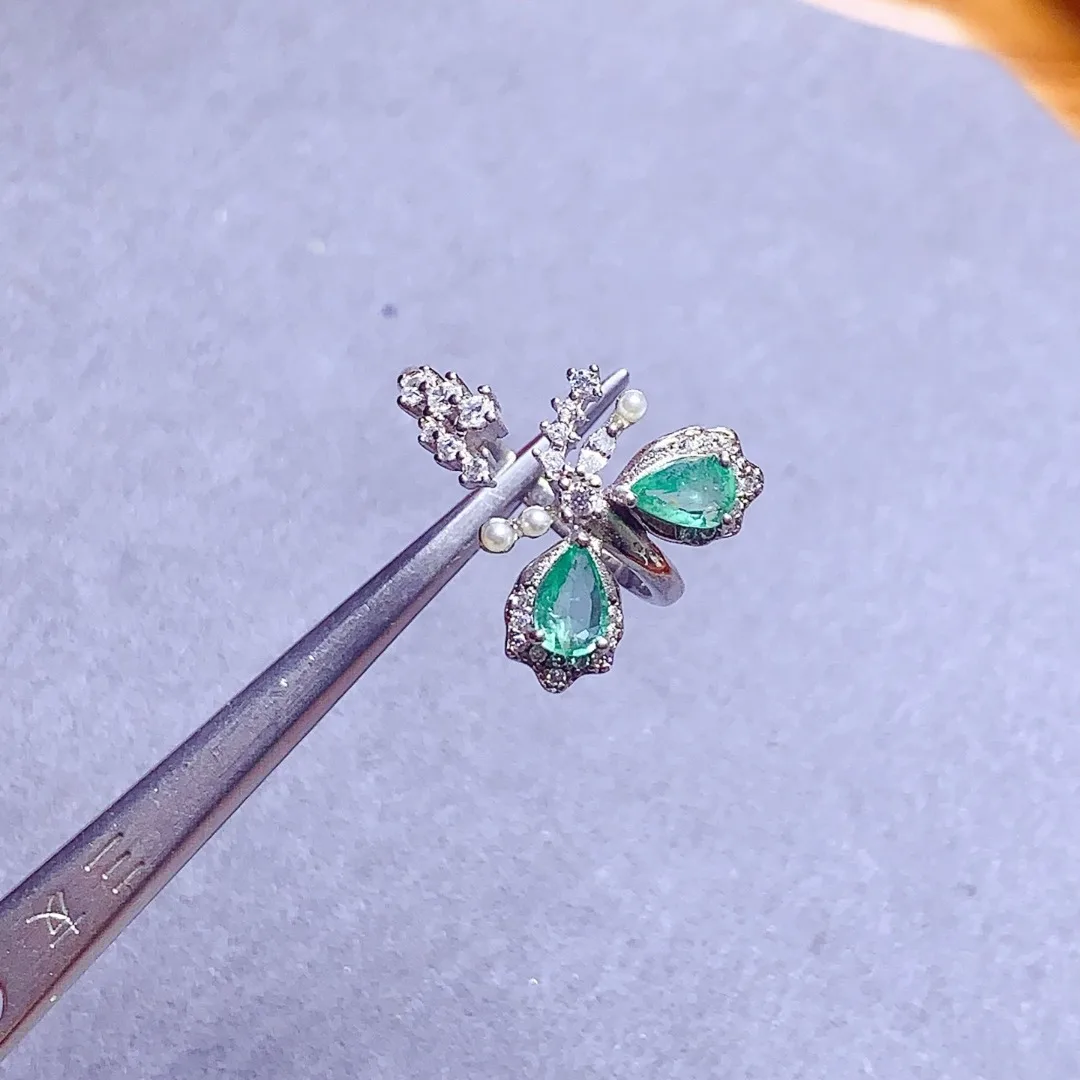 Designer Design S925 Silver Ring Centered with A Natural Emerald Is The Ultimate Elegant Jewelry for A Poised
Designer Design S925 Silver Ring Centered with A Natural Emerald Is The Ultimate Elegant Jewelry for A Poised