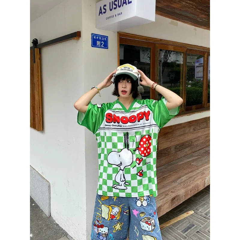 Футболка с клетчатым принтом уличного мультфильма, свободный быстросохнущий трикотаж с V-образным вырезом, футбольный топ, новинка лета унисекс
Футболка с клетчатым принтом уличного мультфильма, свободный быстросохнущий трикотаж с V-образным вырезом, футбольный топ, новинка лета унисекс