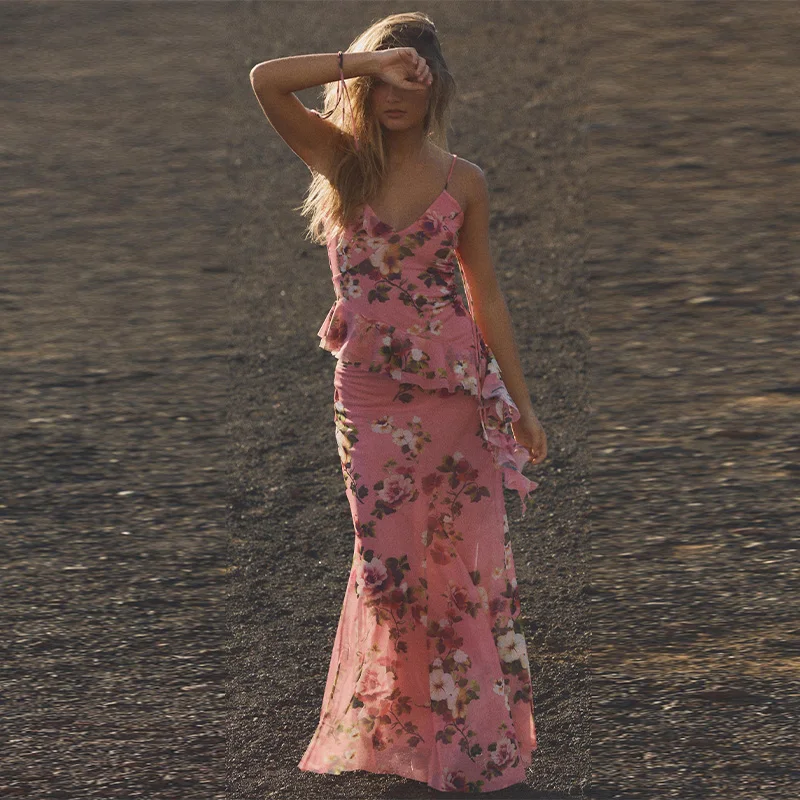 Summer Floral Print Top Skirt Sets V Neck Irregular Hem Halter Tops Package Hip Long Skirt 2025 New Lady Vacation Skirts Outfits
Summer Floral Print Top Skirt Sets V Neck Irregular Hem Halter Tops Package Hip Long Skirt 2025 New Lady Vacation Skirts Outfits