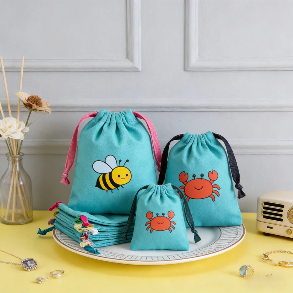 Набор из 50 органических хлопковых мешочков на шнурке 9x12 см с возможностью нанесения логотипа для хранения ювелирных изделий, серег, ожерелий, пылезащитные чехлы из холста
Набор из 50 органических хлопковых мешочков на шнурке 9x12 см с возможностью нанесения логотипа для хранения ювелирных изделий, серег, ожерелий, пылезащитные чехлы из холста