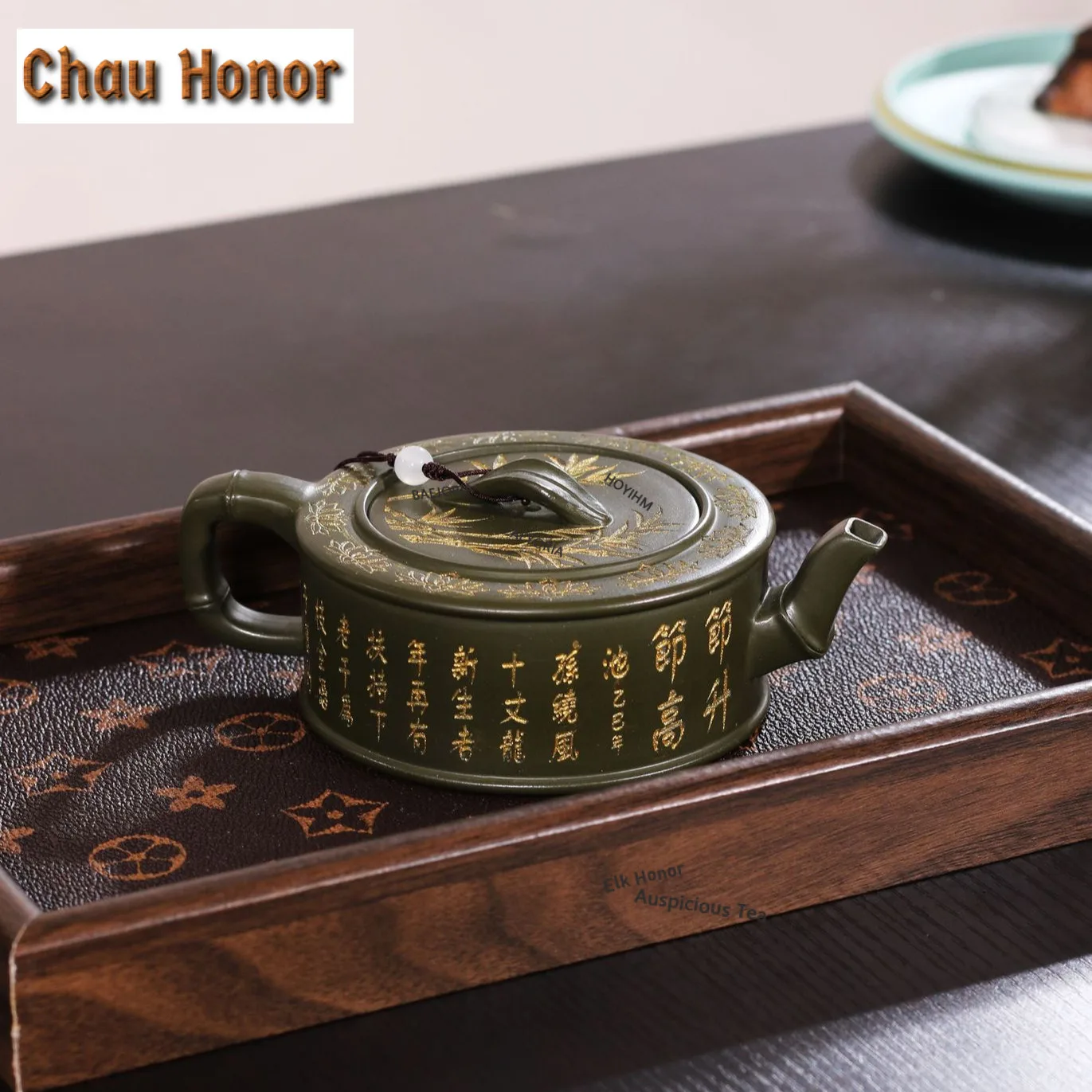 190ml Yixing Purple Clay Teapots Master Handmade Flattened Appearance Pot Raw Ore Green Mud Tea Maker Kettle Zisha Tea Set Gift
190ml Yixing Purple Clay Teapots Master Handmade Flattened Appearance Pot Raw Ore Green Mud Tea Maker Kettle Zisha Tea Set Gift