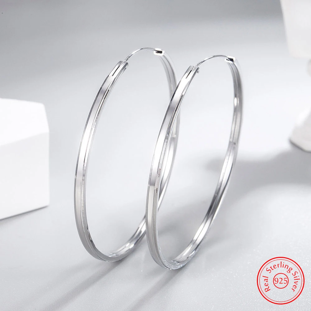 Genuine 925 Sterling Silver Lady's Fashion Jewelry New Round Hoop Earrings XY0156
Genuine 925 Sterling Silver Lady's Fashion Jewelry New Round Hoop Earrings XY0156