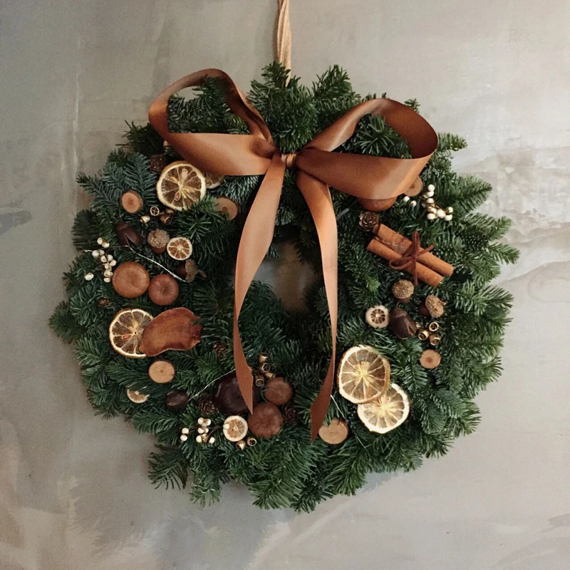 Home wall hanging Nordic ins style Christmas wreath door hanging Noble pine wreath Christmas decorations
Home wall hanging Nordic ins style Christmas wreath door hanging Noble pine wreath Christmas decorations