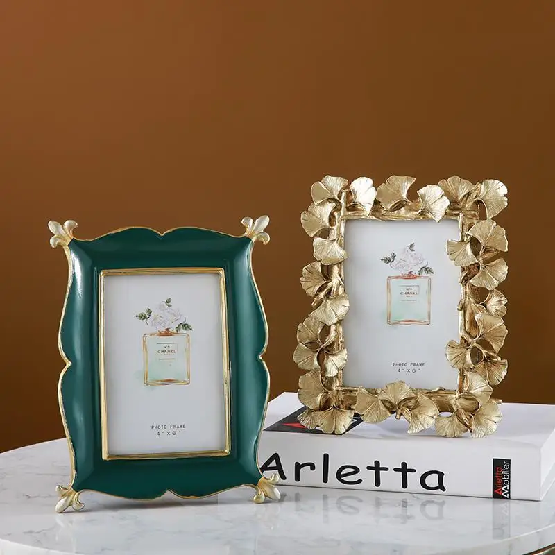 American light luxury retro 6-inch photo frame creative personalized desktop photo frame ornament
American light luxury retro 6-inch photo frame creative personalized desktop photo frame ornament
