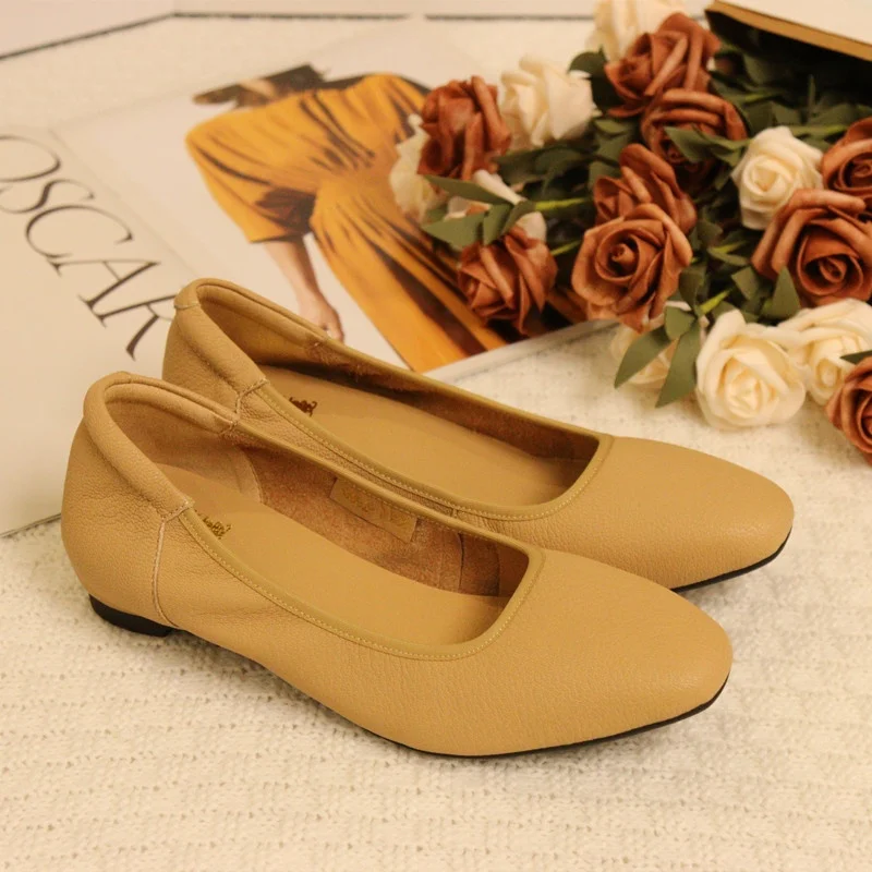 Ladies' Soft Bottom Pure Color Slip-On Shoes with Internal Heightening Leather Upper And Rubber Sole Spring Fashion Single Shoes
Ladies' Soft Bottom Pure Color Slip-On Shoes with Internal Heightening Leather Upper And Rubber Sole Spring Fashion Single Shoes