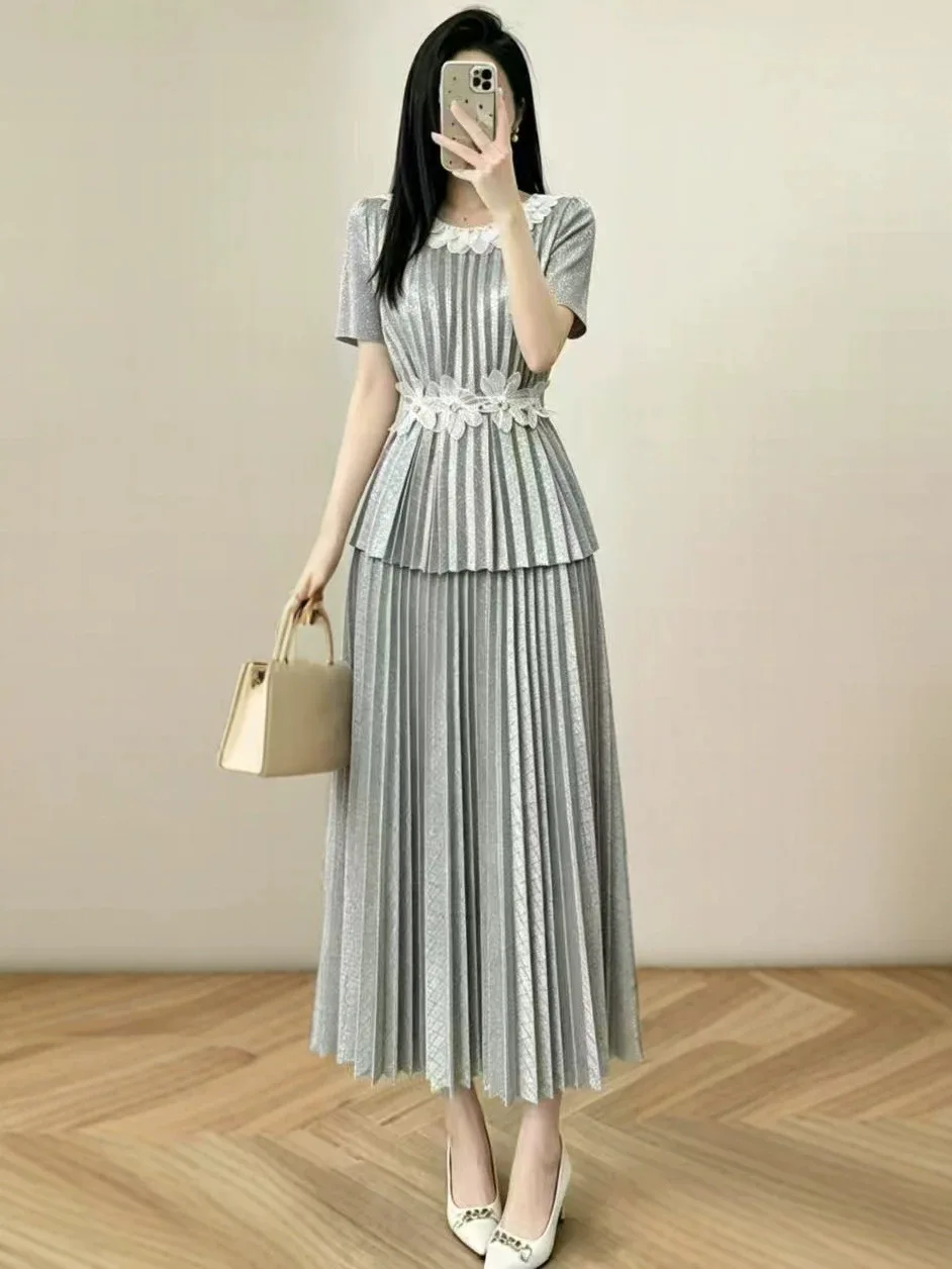 2026 New Miyake Pleated Summer Waist Bronzing Set High-end Long Dress Women's Two-piece Set
2026 New Miyake Pleated Summer Waist Bronzing Set High-end Long Dress Women's Two-piece Set