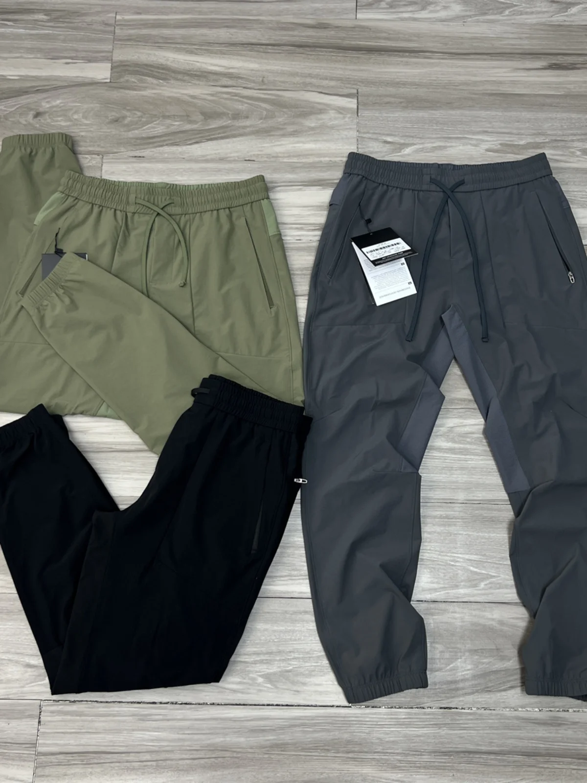 Qui Dry дышащие уличные мужские повседневные брюки для бега 3D пошивные мягкие элли брюки водонепроницаемые модные Ci Sle
Qui Dry дышащие уличные мужские повседневные брюки для бега 3D пошивные мягкие элли брюки водонепроницаемые модные Ci Sle