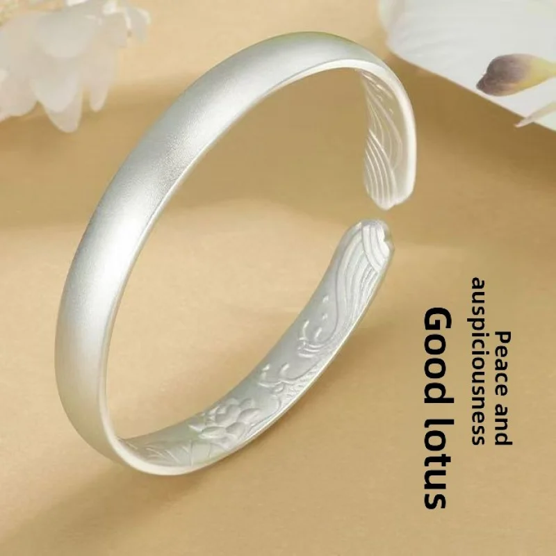 New9999Lotus Ancient Method Bracelet Fashion Women's Simple Holiday Valentine's Day Gift High-end Ancient Style
New9999Lotus Ancient Method Bracelet Fashion Women's Simple Holiday Valentine's Day Gift High-end Ancient Style