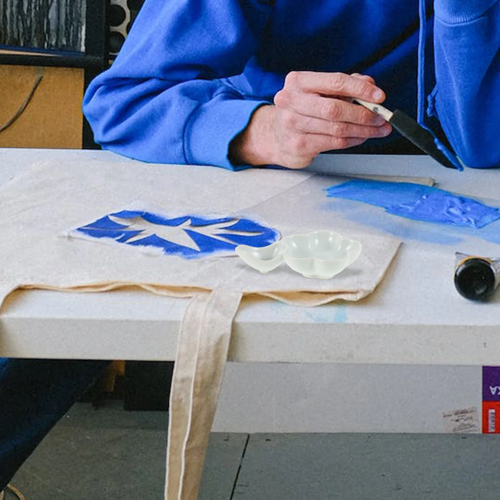 Ceramic Calligraphy Pen Rest Ink Dish Flower Shape Multi-Functional Ink Tray Brush Holder Painting Palette Desktop Decoration
Ceramic Calligraphy Pen Rest Ink Dish Flower Shape Multi-Functional Ink Tray Brush Holder Painting Palette Desktop Decoration