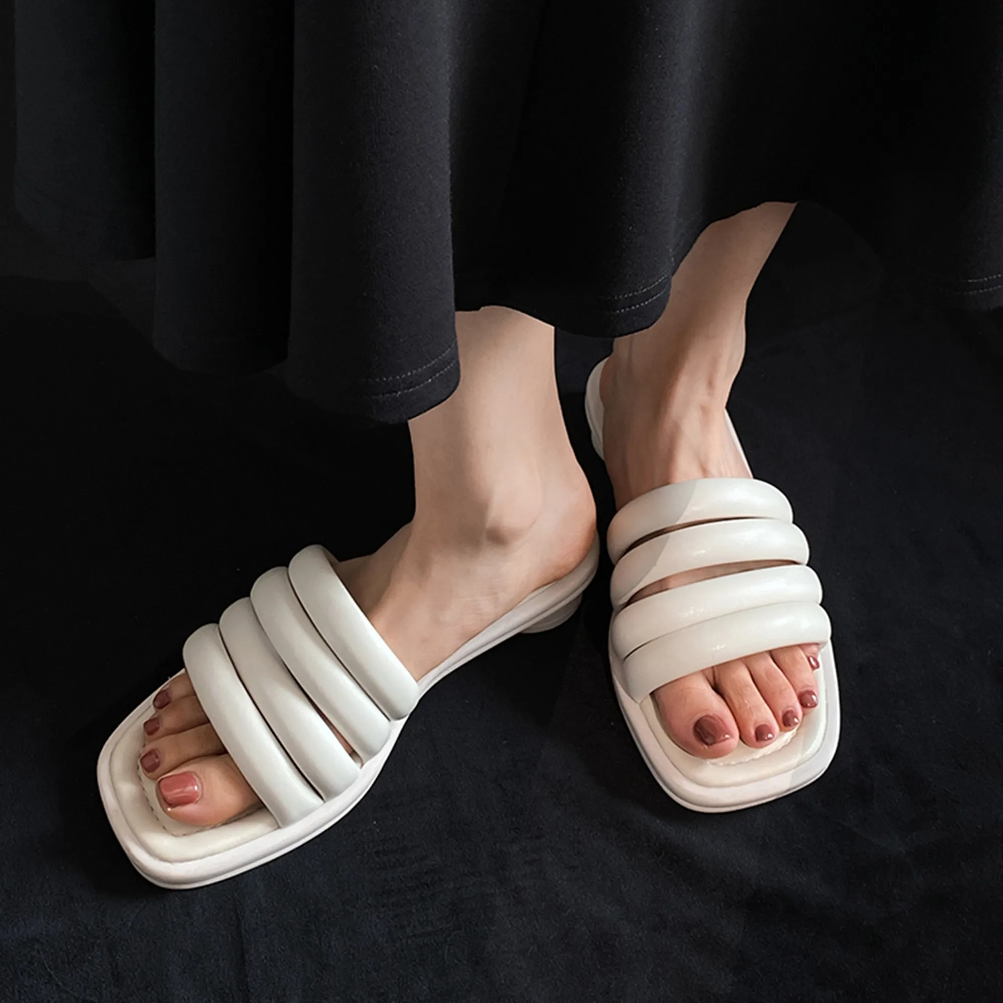 【ENMAYERIns Women Genuine Leather Flats Sandals Summer Soft Leather Casual Outdoor Shoes Woman Sexy Party Wedding Shoes Slippers
【ENMAYERIns Women Genuine Leather Flats Sandals Summer Soft Leather Casual Outdoor Shoes Woman Sexy Party Wedding Shoes Slippers