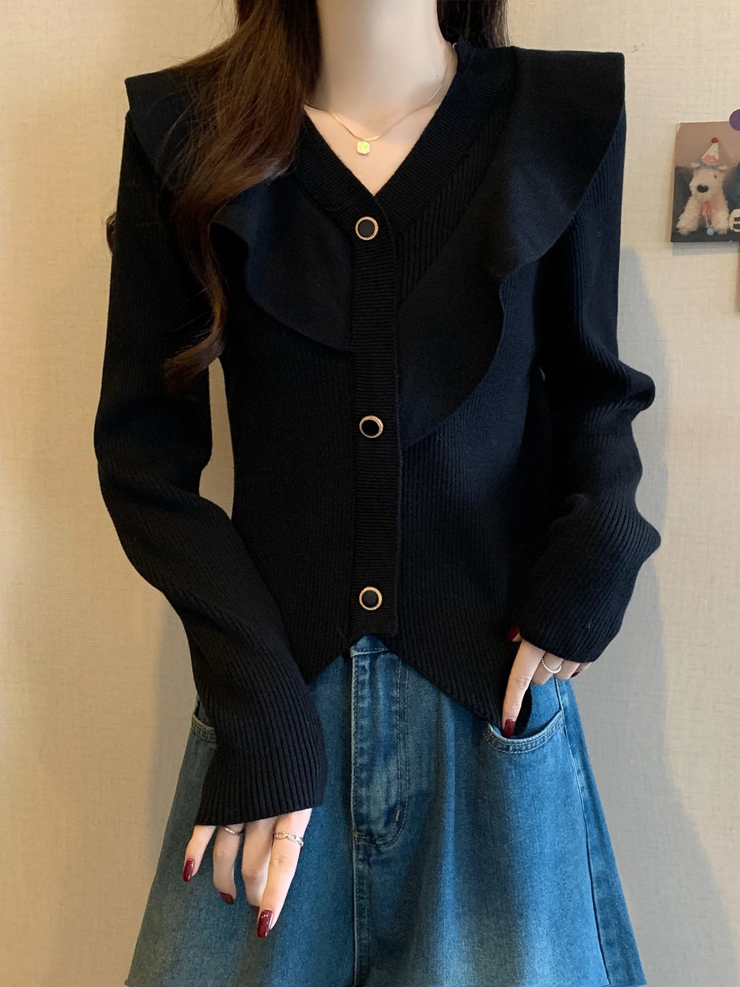 Ele Bla V-Ne Long Sve Knitwear Women's Base Layer irt Ruffle Hem Top Spring 2026 plus Size Faion Commute Sle
Ele Bla V-Ne Long Sve Knitwear Women's Base Layer irt Ruffle Hem Top Spring 2026 plus Size Faion Commute Sle