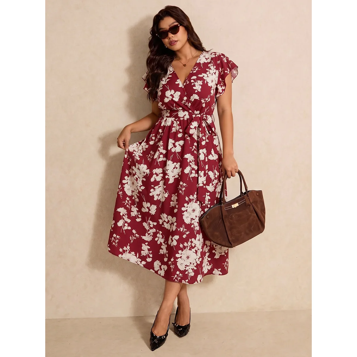 Plus-size Women's French-style Red-bottomed Shoes white Floral Dress, Summary V-neck Waist-cinching Tie-waist Slimming
Plus-size Women's French-style Red-bottomed Shoes white Floral Dress, Summary V-neck Waist-cinching Tie-waist Slimming
