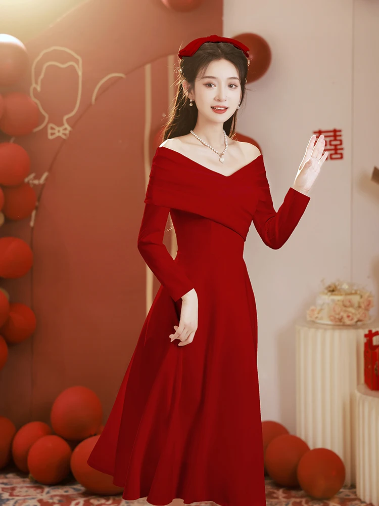Elegant Long Sleeve One Shoulder Wedding Dress Red Engagement Party Dress A-Line Skirt Polyester Fiber Zipper Style Retro Wind
Elegant Long Sleeve One Shoulder Wedding Dress Red Engagement Party Dress A-Line Skirt Polyester Fiber Zipper Style Retro Wind