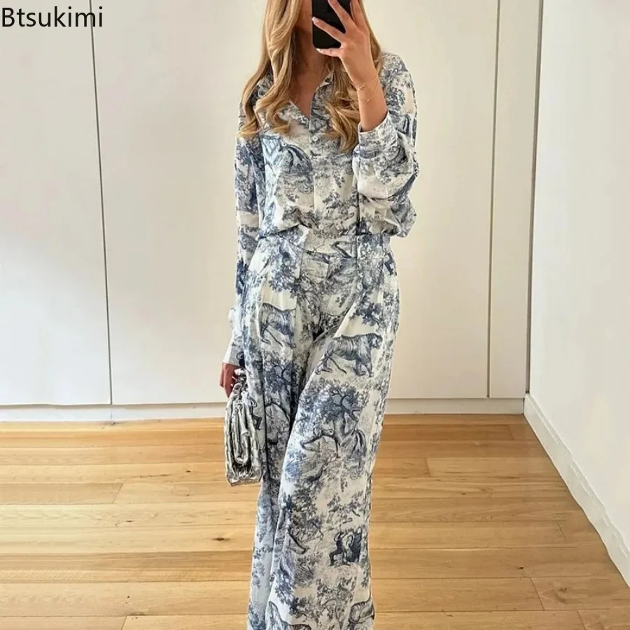 New 2025 Women's V-neck Poplin Abstract Geometric Print Long-sleeved Jacket Y2k Elastic Waist Casual Loose Wide-leg Trouser Suit
New 2025 Women's V-neck Poplin Abstract Geometric Print Long-sleeved Jacket Y2k Elastic Waist Casual Loose Wide-leg Trouser Suit