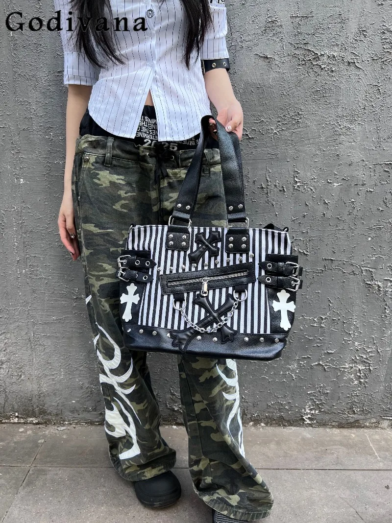 Y2k Subculture Japanese Original Lolita Design Punk Style Shoulder Bag Dark Stripes Large Capacity Sweet Cool Girl Crossbody Bag
Y2k Subculture Japanese Original Lolita Design Punk Style Shoulder Bag Dark Stripes Large Capacity Sweet Cool Girl Crossbody Bag