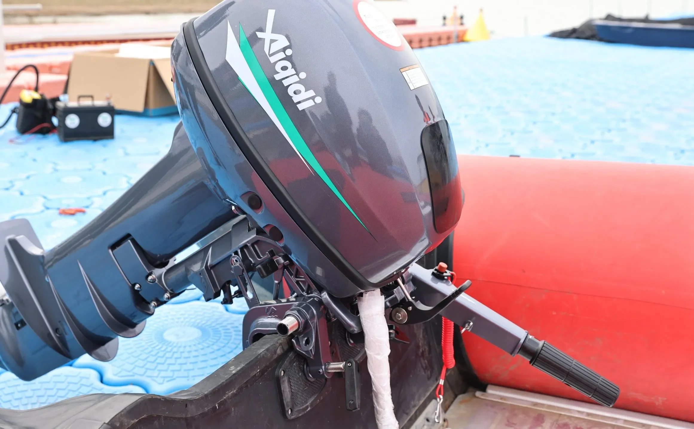Eco-Friendly 11kw Electric Remote Control Petrol Outboard Motor for Small Boats
Eco-Friendly 11kw Electric Remote Control Petrol Outboard Motor for Small Boats