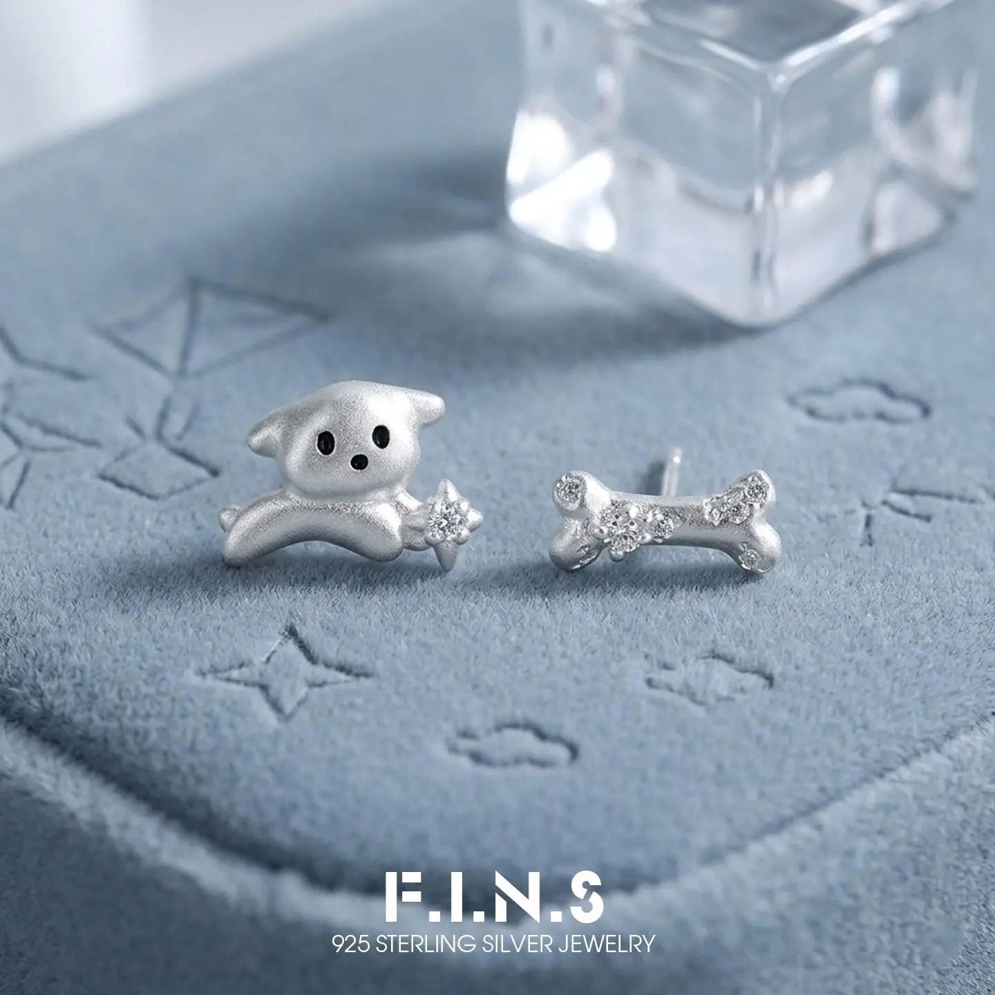 Оригинальные серьги F.I.N.S из стерлингового серебра S925 с изображением собачьей косточки, милые асимметричные серьги с мультяшным рисунком, маленькие гипоаллергенные серьги для проколотых ушей, изысканные ювелирные изделия
Оригинальные серьги F.I.N.S из стерлингового серебра S925 с изображением собачьей косточки, милые асимметричные серьги с мультяшным рисунком, маленькие гипоаллергенные серьги для проколотых ушей, изысканные ювелирные изделия