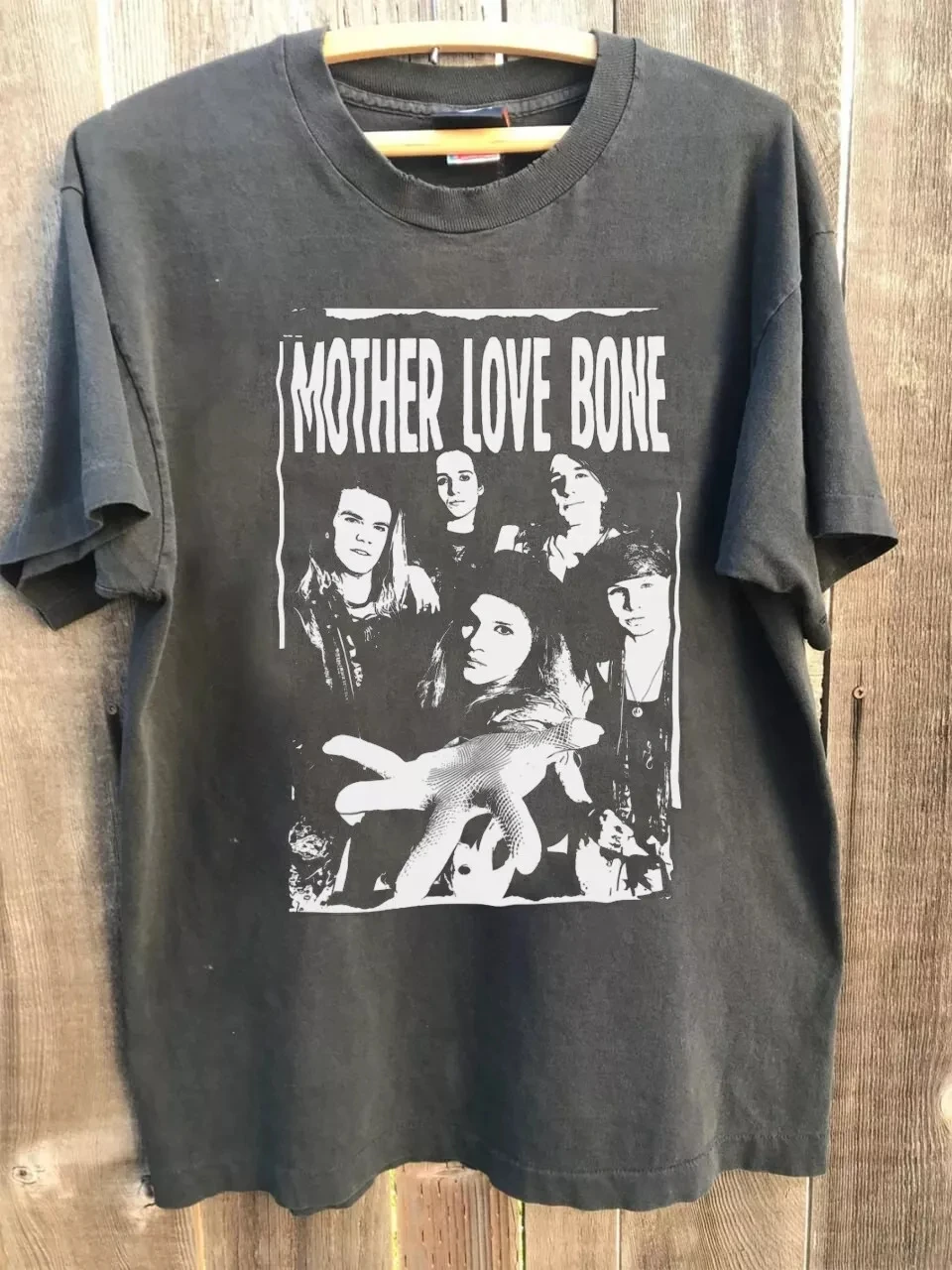 90s Mother Love Bone classic style, men's T-shirt Sakura T-shirt casual comfortable trendy fashion top shirts for men
90s Mother Love Bone classic style, men's T-shirt Sakura T-shirt casual comfortable trendy fashion top shirts for men