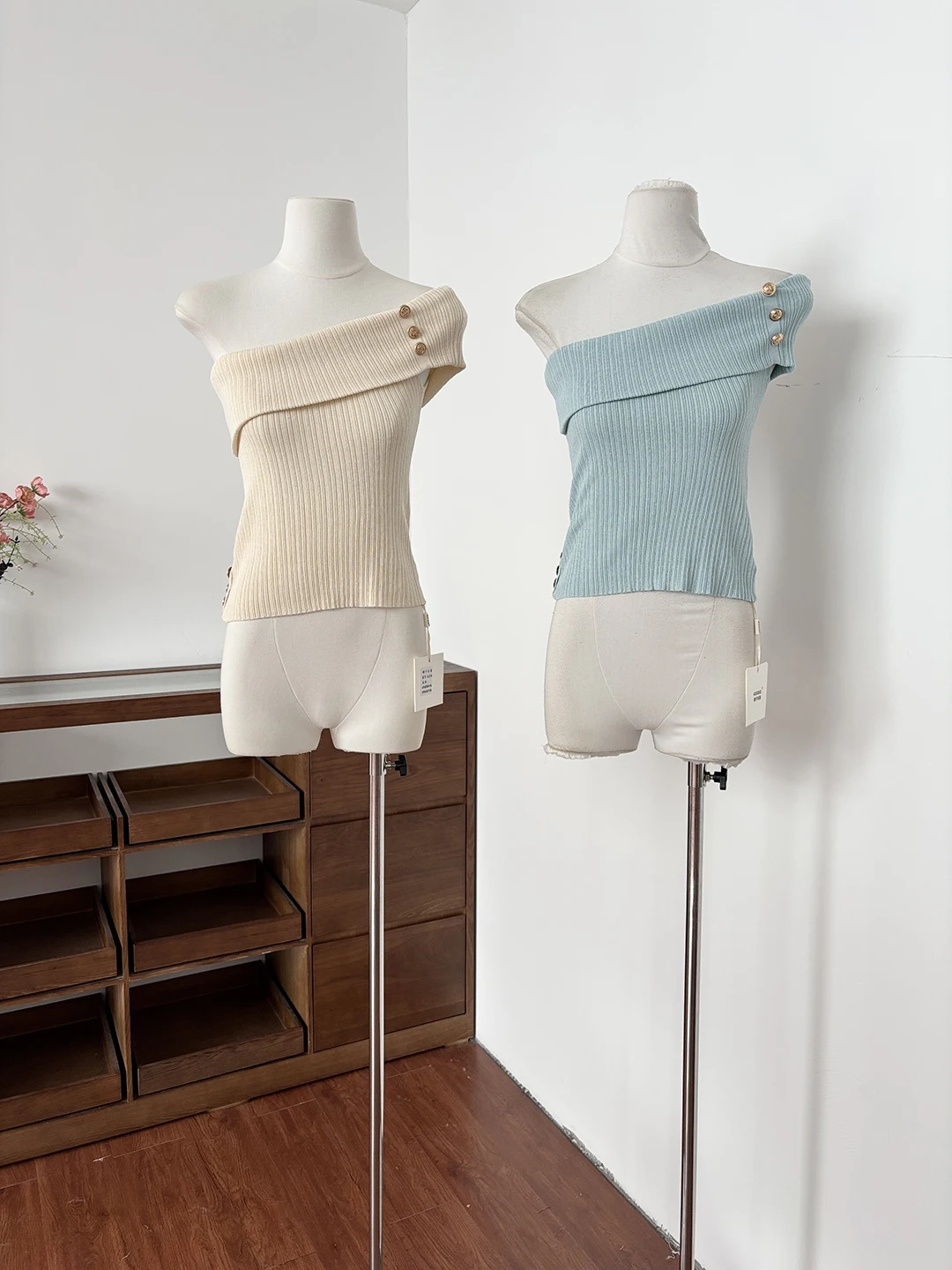 Slim Fit Knitted One Shoulder Vest Women's Summer Outerwear Short Style Korean DIYI Polyester Fiber Pure Color Fashionable
Slim Fit Knitted One Shoulder Vest Women's Summer Outerwear Short Style Korean DIYI Polyester Fiber Pure Color Fashionable