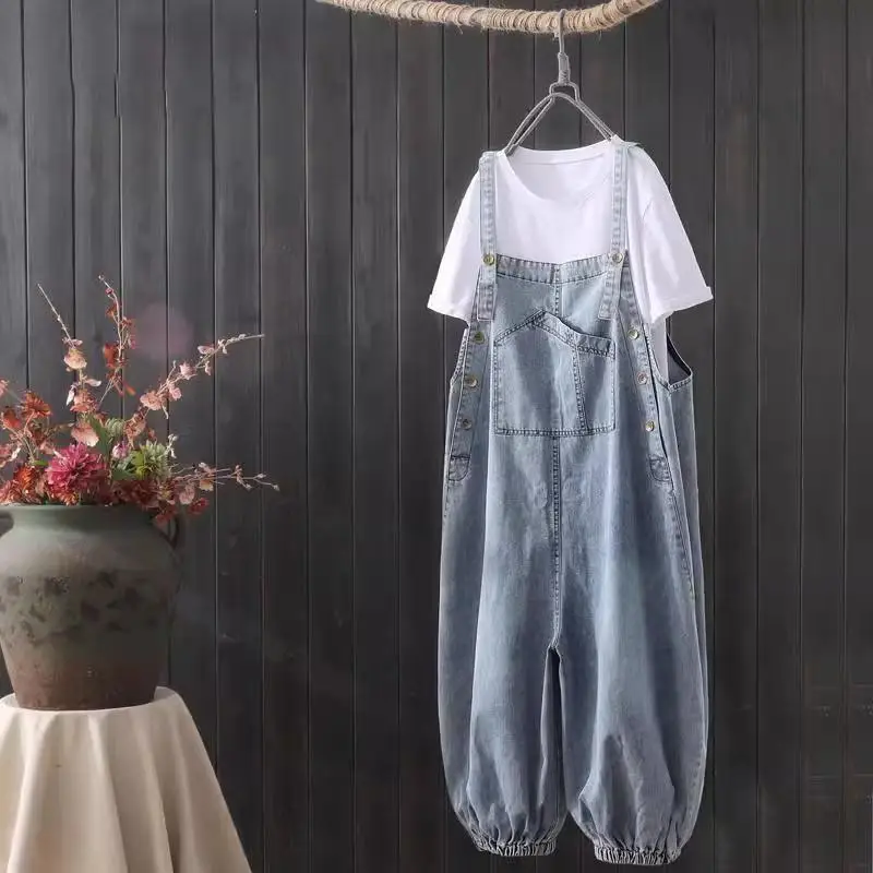 Korean version denim overalls women in summer thin and loose solid color casual fashion nine cropped suspender jumpsuit
Korean version denim overalls women in summer thin and loose solid color casual fashion nine cropped suspender jumpsuit