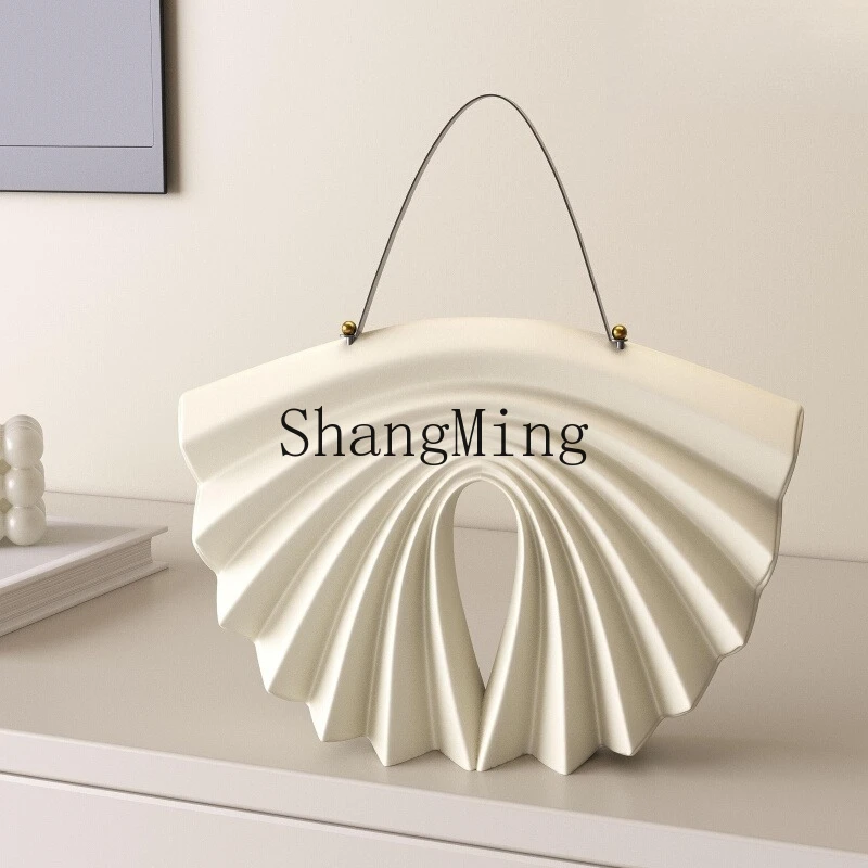 LXY Modern Simple Sculpture Bag Ornament Living Room Entrance Model Room Home Decoration
LXY Modern Simple Sculpture Bag Ornament Living Room Entrance Model Room Home Decoration