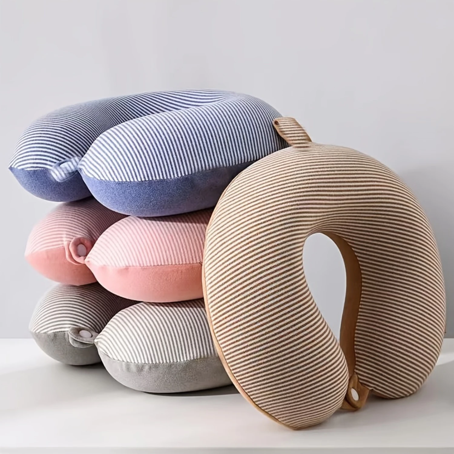 1pc Comfortable Memory Foam U-Shaped Pillow for Neck Pain Relief and Travel, Office, and Use
1pc Comfortable Memory Foam U-Shaped Pillow for Neck Pain Relief and Travel, Office, and Use