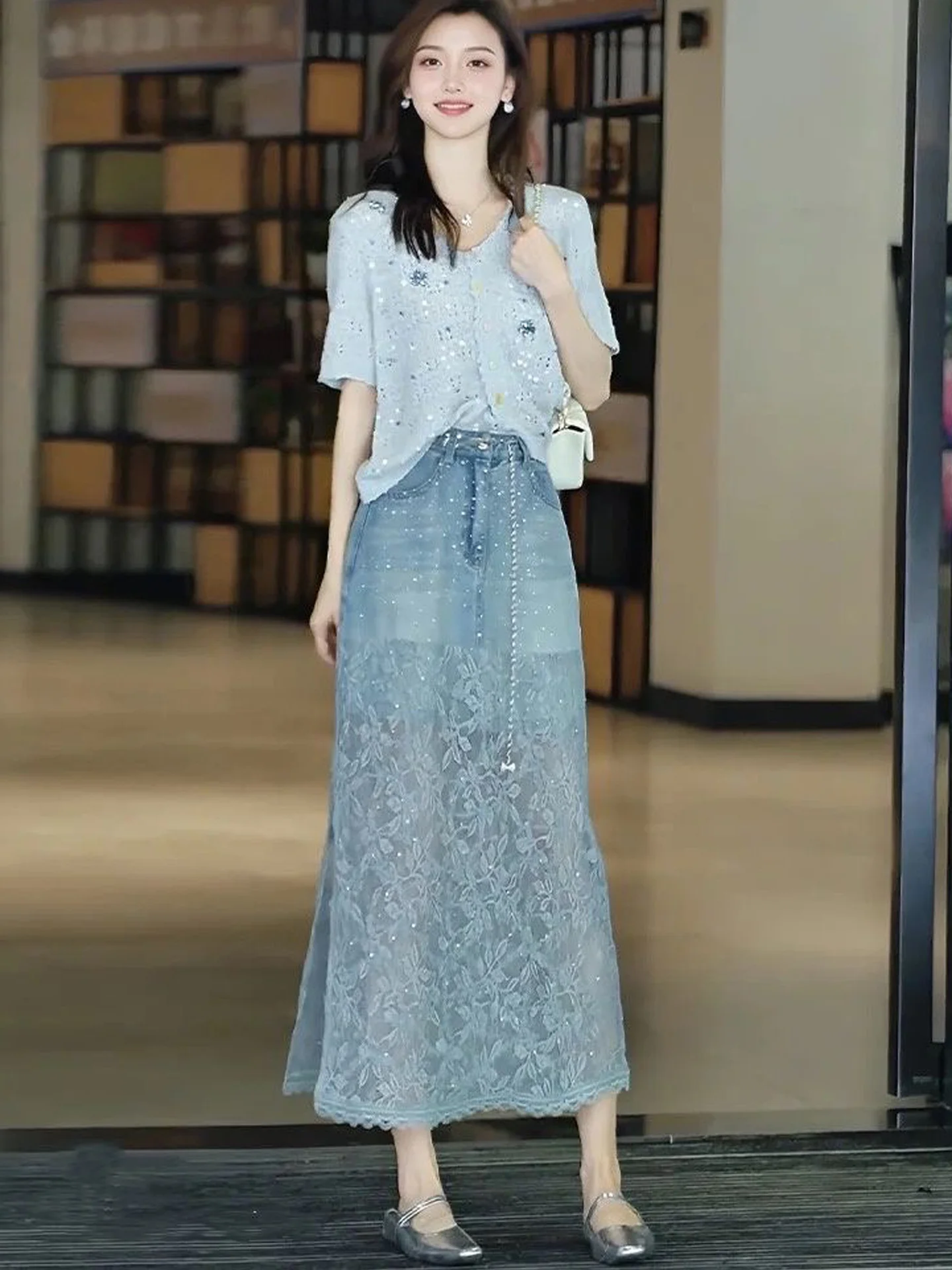 Retro Lace Splice Denim Skirt Women's Summer High Waist Diamond Embellished A-Line Side Slit Skirts Korean Style Commute
Retro Lace Splice Denim Skirt Women's Summer High Waist Diamond Embellished A-Line Side Slit Skirts Korean Style Commute