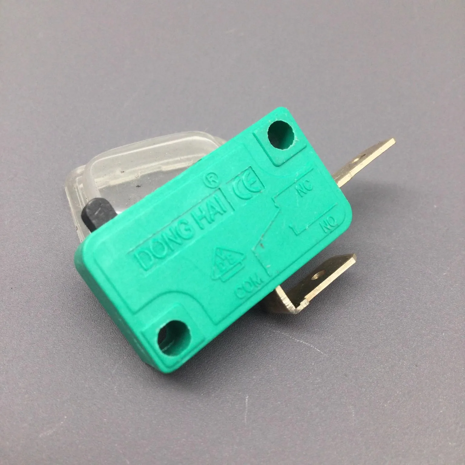 1~5PCS/LOT Rice cooker accessories two-pin micro switch KW3-0Z rice cooker switch silver contact
1~5PCS/LOT Rice cooker accessories two-pin micro switch KW3-0Z rice cooker switch silver contact