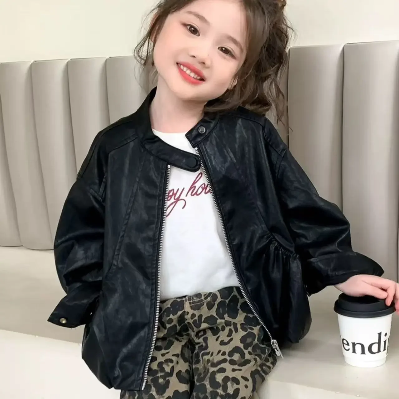 Spring and Autumn Girls' Leather Jacket New Fashionable Children's Casual Handsome Coat Kids Top
Spring and Autumn Girls' Leather Jacket New Fashionable Children's Casual Handsome Coat Kids Top